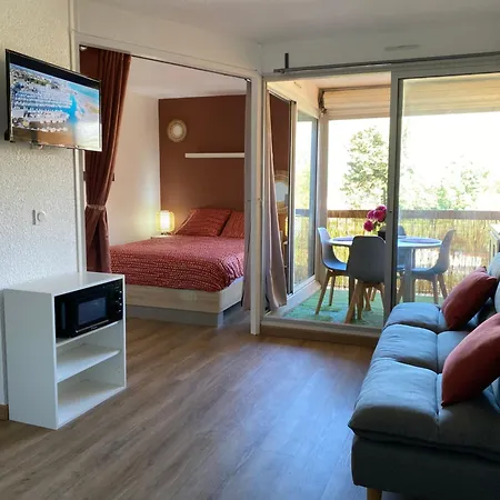 Agreable Aux Capellans Avec Loggia, Wifi Et Parking Appartement